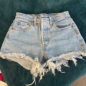 Levi’s 501 Cutoffs